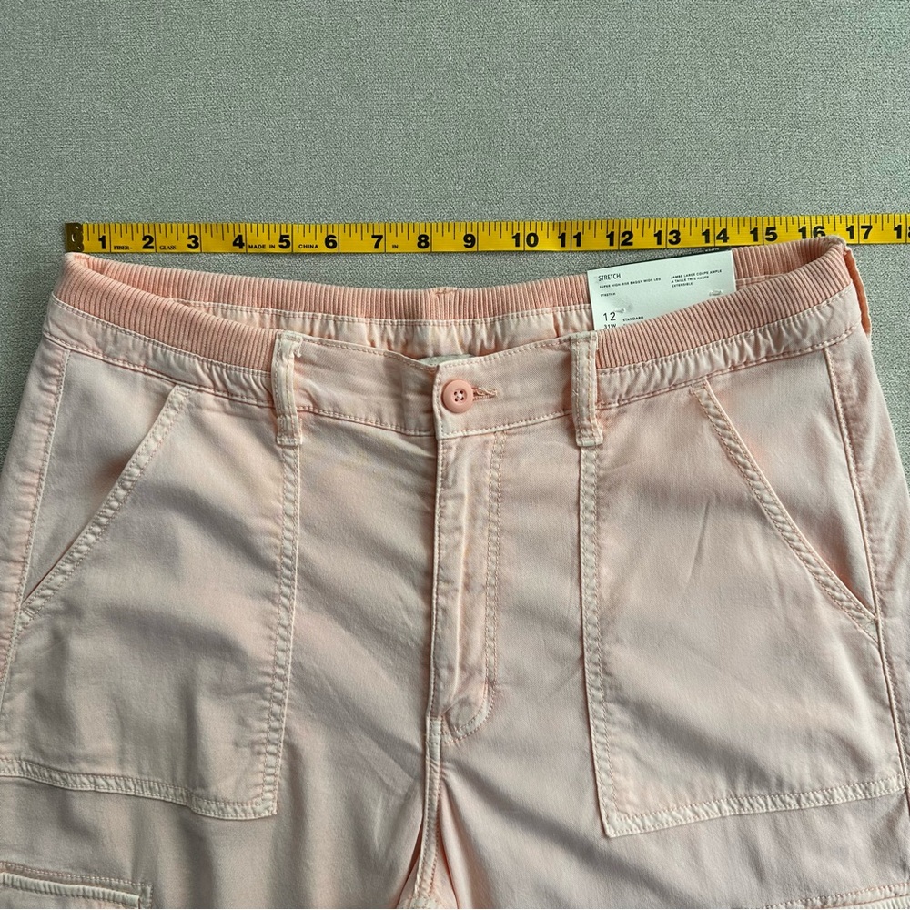 American Eagle Super High Rise Baggy Wide-Leg Cargo Pants. Peach. 12. NWT *flaw* - Picture 10 of 13